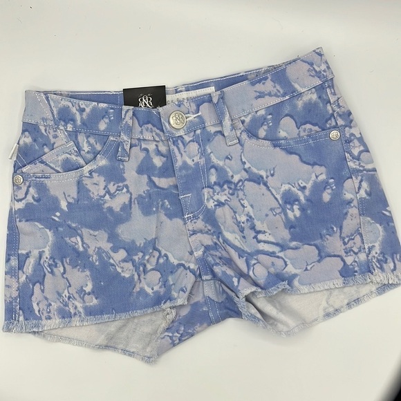 ROCK & REPUBLIC BLUE DENIM SHORTS SIZE 2 NWT - Picture 1 of 8